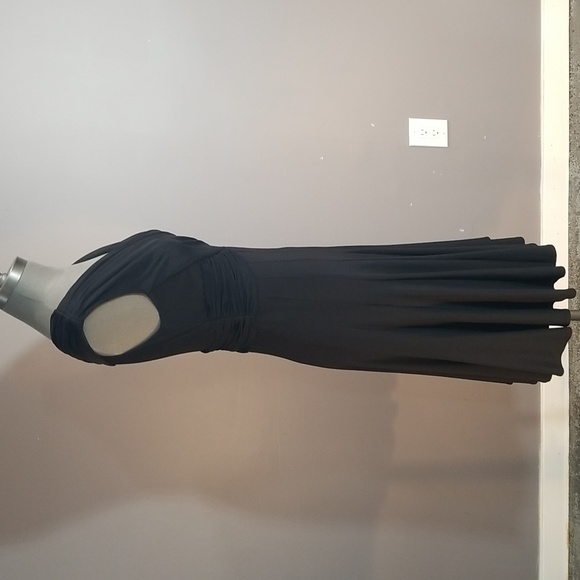 Frank Lyman size 6 black dress made in Canada stretchy fabric.  Designer quality - Picture 5 of 14